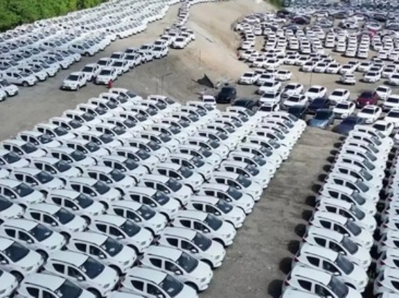 中国BYD、2月の売上が前年比「41%減」の大幅マイナス　前年同月実績を下回るのは6か月連続