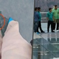傘で一度突いただけなのに…世界最大級の「ガラスの橋」がバリバリに割れた…中国河南省！