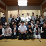 little by little（少しずつ）