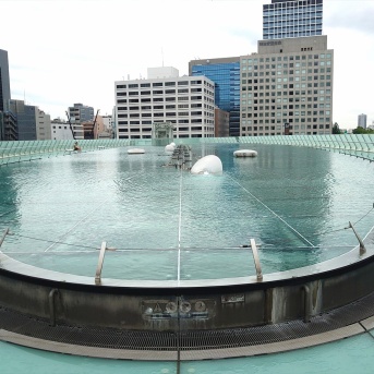 オアシス21　水の宇宙船 と　名古屋テレビ塔