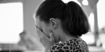 彼がときどき「結婚って男にはメリットないんだよ」と言いその度に落ち込みます。入籍する日も決めたのに喜んでるのは私だけ？