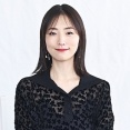 【悲報】MEGUMIさん、女優達との集合写真で公開処刑されてしまう