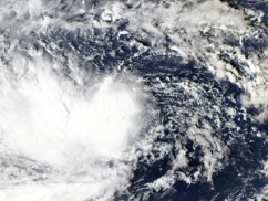 【ニュース】超巨大台風30号、900hPaまで育ったところで日本へモンキーターン！！！