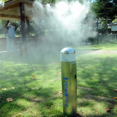 金山ふれあいパークにミスト付遊具新設