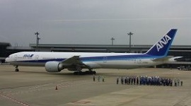 ANA機出発1時間半遅れたトンデモ理由…外国人男性が「窓側に座りたい」と1ランク上の席に居座る