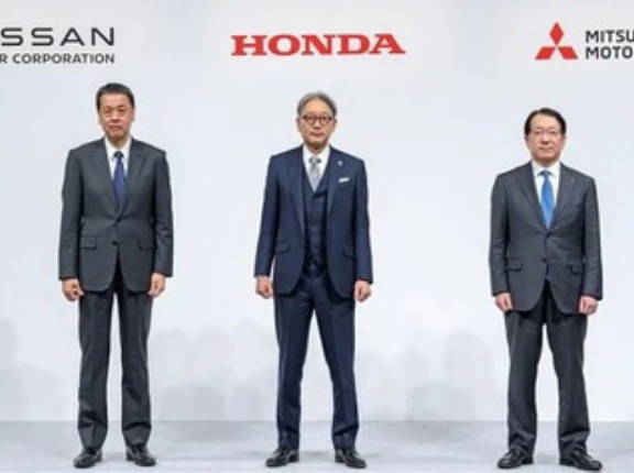 日産､ホンダから出資受け入れ再検討 鴻海精密工業･三菱自動車を加えた4社での協業も視野