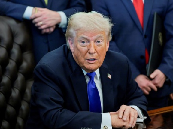 【朗報】米国民、気づく「トランプはどうしようもないばか」　ガソリン満タン2万400円ｗ