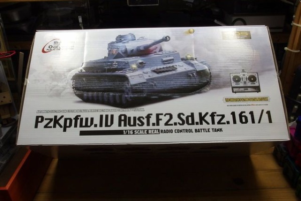 クローゼットの中のおもちゃ箱 - ヘンロン戦車