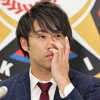 日ハム秋吉、減額制限超えとなる50％減の年俸5000万円プラス出来高で更改