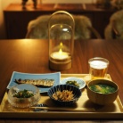 最近、こんな食卓が増えてきた。一人飲みを楽しんだ日。