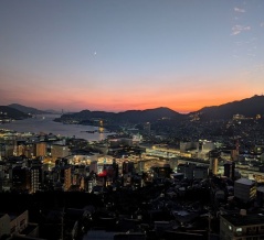 ハウステンボスと長崎の夜景・軍艦島上陸クルーズ３日間 ① 武雄神社(武雄の大楠)・西九州新幹線かもめ・長崎の夜景
