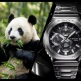 ４月新作おさらい、その４！フルメタルクロノグラフカシオーク「GMC-B2100ADS-1A」が登場！サブダイヤルがブラックで”パンダ”クロノ。