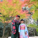  山口市吉敷の赤田神社にて（最初はお参りに来たお嬢さん）