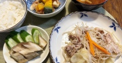 絶対働きたい職場やん＆レンジで豚小間とモヤシのポン酢かけ