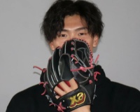 「湯浅の１球」その手にあったグラブのヒミツとは　日本シリーズで甦った湯浅京己（阪神）が明かす秘話