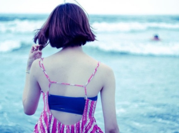 【困惑】最近の若い女でこんな洋服が流行ってんの？？？ (※画像あり)