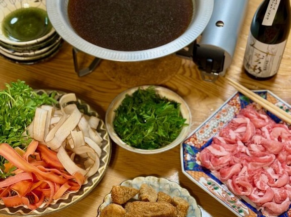 自宅めし　農園ケトハレのニンジンと揚げ餅の鍋