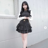 『[イコラブ] 山本杏奈、ミニワンピから美脚スラリ「大人っぽくて素敵」「お人形さんみたい」の声』の画像