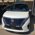 ミニバンの車高下げてエアロつけてるバカがいてワロタw