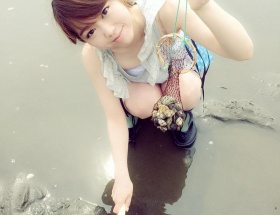 AKB峯岸みなみ、Twitterでおっぱいを見せる