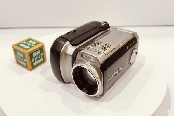 SONY HVM-110 HVS-2100 レトロ白黒ビデオカメラ Extinct Media Museum | 絶滅メディア博物館 - Video Camera