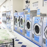 『【悲報】コインランドリー投資が儲かる話が広まり過ぎて市場飽和→毎月40万円の赤字を垂れ流す地獄のような日々→1年目から即死する投資家が急増してしまう・・・』の画像