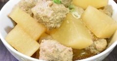 和風な仕上がり♪大根と肉団子の煮物