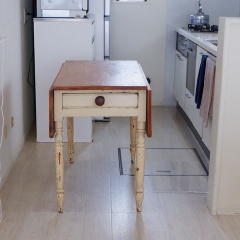キッチンの風景が変わりました｜アンティーク作業台