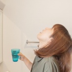 【警告】リステリンの紫を『クチュクチュしてぺッ』してる奴、使い方を間違えていた！→！