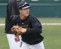 小幡竜平、外野練習 ← ファンはどう思ってるんだ？