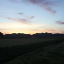 春眠 暁を覚え・・・雨降り前（強風下）の “草焼き”