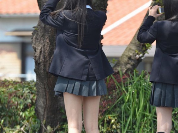 日本「どうして欧米の女の子ってスカートを履かないんだ？」
