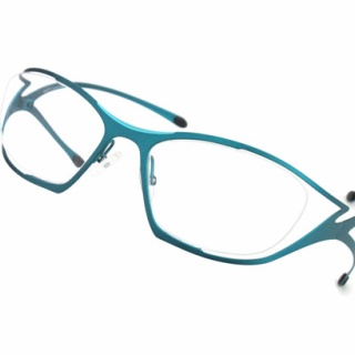 メイドが接客するメガネ屋　キャンディフルーツ オプティカル