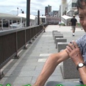 秋山拓巳と亀山努が教える！沖縄の小学校での野球教室