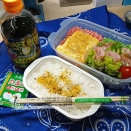 今月は本業がバタバタと．．．本日のお昼ごはん。嫁さん手作り弁当！