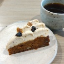 無花果とプルーンのキャロットケーキ【CAFE ANDON】