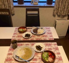 夕食はカレー　レトルト