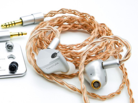 「TWISTURA Beta」 平面ガラス振動板によるスピード感のあるクリアサウンド。シンプルなデザインと良質な付属品も魅力なお手頃120ドル級イヤホン 【レビュー】