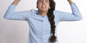 【イラッ】保育園がなかなか見つからない時に、ニート→専業主婦の兄嫁に「学生時代の時間と金を無駄にしたね。仕事の為にお金払って子供と離れるなんてかわいそう」