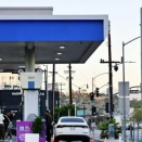 世界各国でガソリン価格が高騰、怒りの声相次ぐ！　海外の反応。