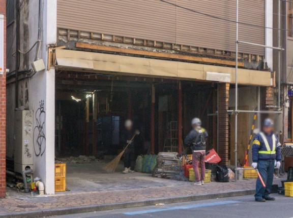 新橋通りぞい大和東の「CANVAS」と「ぷくぷく」跡地で工事してる