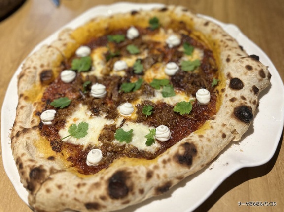 【Baked bangkok　ベイクドバンコク】　at　BTSプルンチット駅近く　～祝オープン・香港人気店の絶品サワードウを堪能～