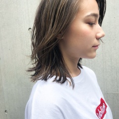 夏のハイライト《アッシュグレー》で外国人風