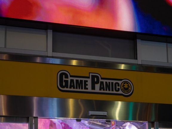 「ゲームパニック秋葉原」さんの巨大サイネージが稼働開始(2025/07/31)