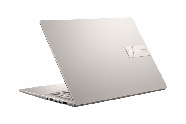 銀色！すっきりお洒落ASUSノートパソコン！ ASCII.jp：ASUSが全機種OLEDの2021年冬モデルノートPCを発表