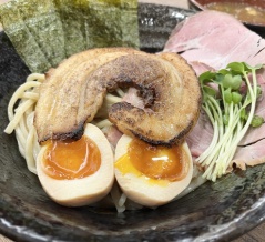 「麺屋ひげだるま」の『特製豚つけ』（茨木市大池）【いばつーグルメ】