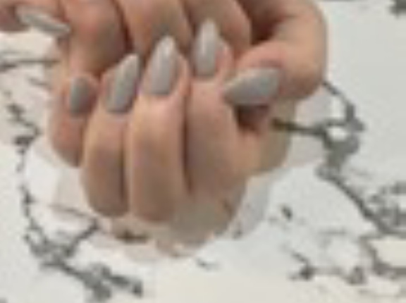 ワンカラーが綺麗✨ ナチュラルハンド×カラフルアシンメトリーフット💚💙💖