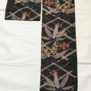 アンティークの大島紬　大きめの柄〜綺麗な黄色の博多織りの半幅帯　唐草花模様〜