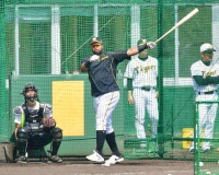 元阪神ロサリオが昨年破壊した電光掲示板が０円復活