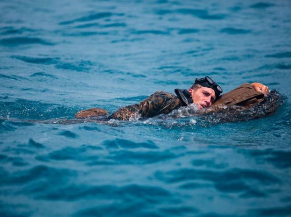 船から瀬戸内海に転落の男性(61)、約1キロを50分泳ぎ島へ自力上陸し無事生還！